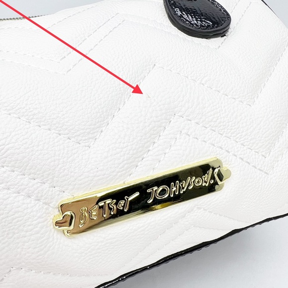 Betsey Johnson Bownanza Mini Crossbody Bag Cream Black Bow Pearl Quilted New NWT - Picture 7 of 13